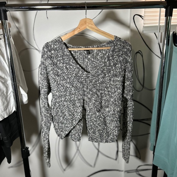 Express Black and White Cropped Sweater, Hi-Lo, Women's XS - Picture 1 of 5